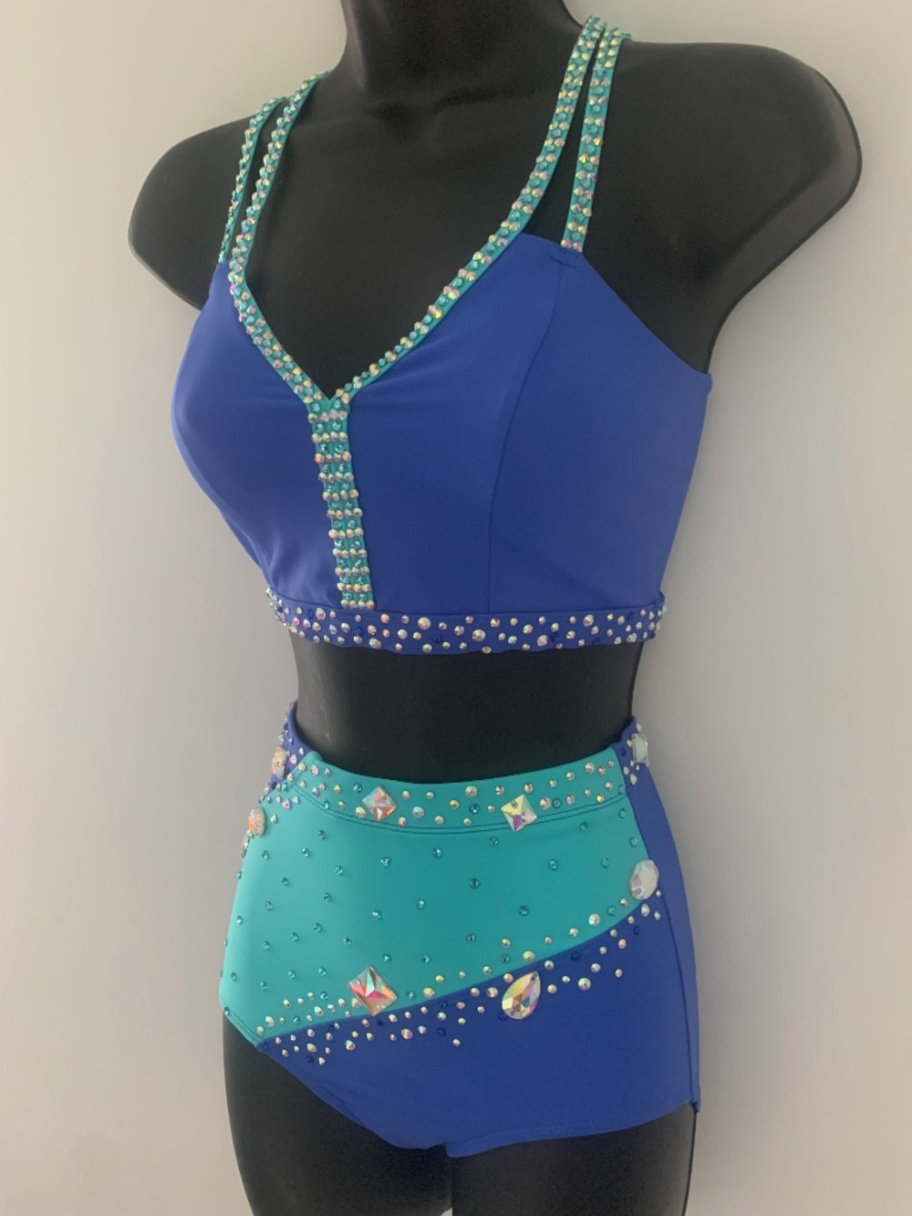XS Stone Embellished Dance Costume: Two-Piece Acro Jazz Audition Set - Picture 4 of 7